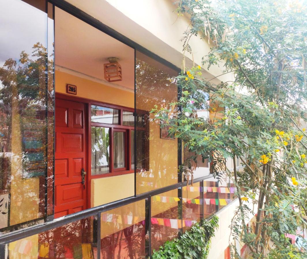 Хостел Huaraz Colonial Екстер'єр фото