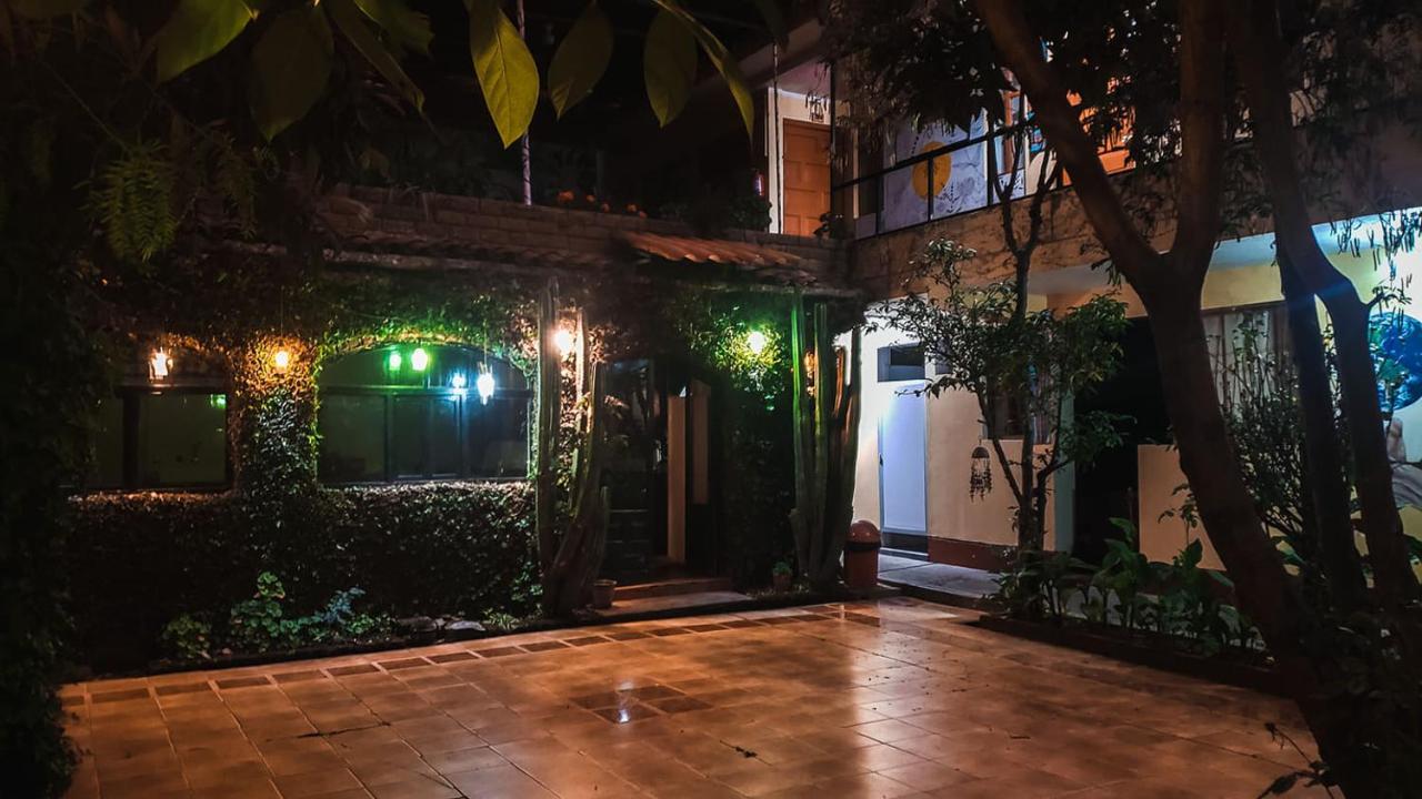 Хостел Huaraz Colonial Екстер'єр фото