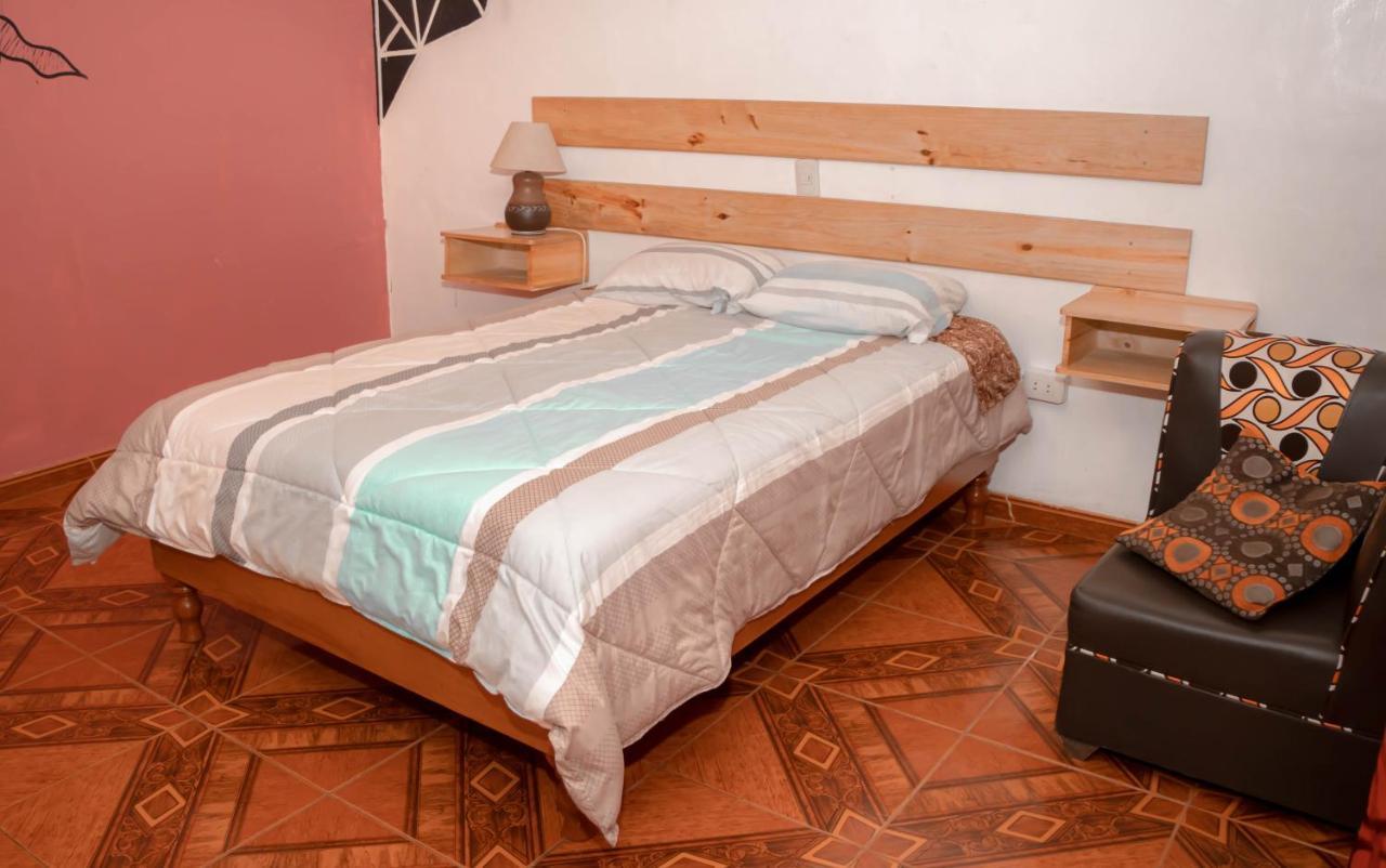 Хостел Huaraz Colonial Екстер'єр фото