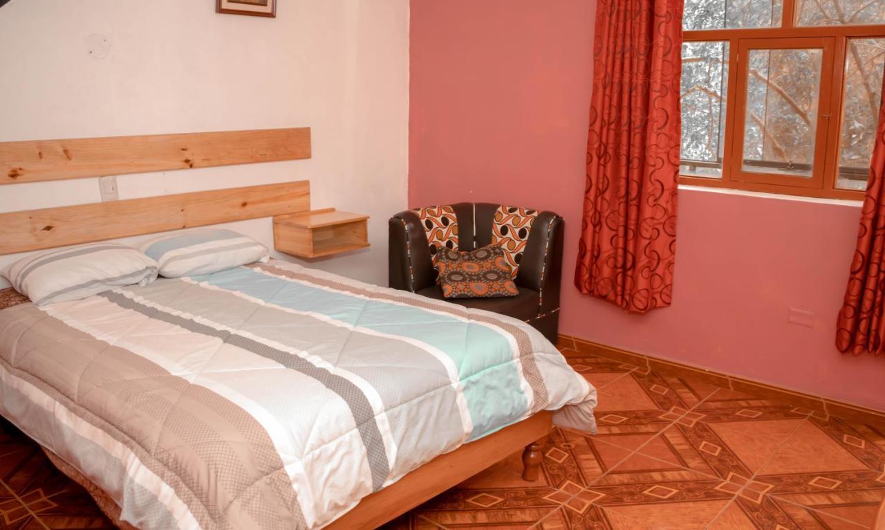 Хостел Huaraz Colonial Екстер'єр фото
